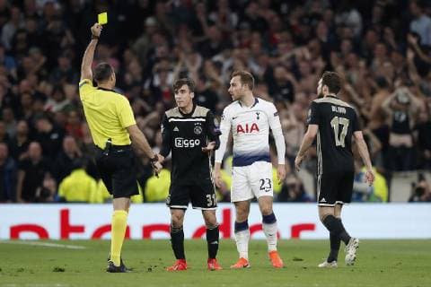 LONDON Football, 30-04-2019, season 2018 2019 , Tottenham Stadium . Semi final Champions League first leg. referee Mateu Lahoz and Ajax player Nicolas Tagliafico during the game Tottenham Hotspur - Ajax Tottenham Hotspur - Ajax  x3292300x