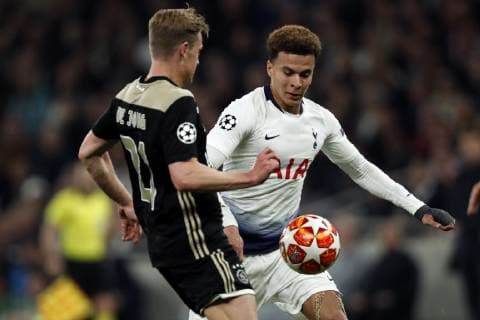 (l-r) Frenkie de Jong of Ajax, Dele Alli of Tottenham Hotspur FC during the UEFA Champions League semi final match between Tottenham Hotspur FC and Ajax Amsterdam at the Tottenham Hotspur stadium on April 30, 2019 in London, United Kingdom UEFA Champions League 2018 2019 xVIxVIxImagesx xMauricexvanxSteenxIVx 14335536