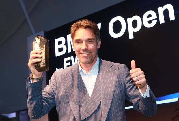 Sport Themen der Woche KW18 Sport Bilder des Tages Michael Stich wird mit Iphitos Award geehrt. Tennis BMW Open 2019 Players Night 30.04.2019 *** Michael Stich is honoured with Iphitos Award Tennis BMW Open 2019 Players Night 30 04 2019