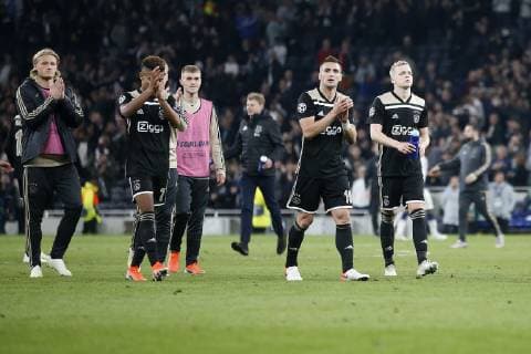 LONDON Football, 30-04-2019, season 2018 2019 , Tottenham Stadium . Semi final Champions League first leg. Ajax player Kasper Dolberg, Ajax player David Neres, Ajax player Daley Sinkgraven, Ajax player Dusan Tadic and Ajax player Donny van de Beek celebrating the 0-1 win during the game Tottenham Hotspur - Ajax Tottenham Hotspur - Ajax x3292734x