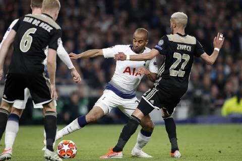 LONDON Football, 30-04-2019, season 2018 2019 , Tottenham Stadium . Semi final Champions League first leg. Tottenham Hotspur player Lucas Moura and Ajax player Hakim Ziyech during the game Tottenham Hotspur - Ajax Tottenham Hotspur - Ajax x3292739x