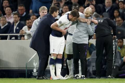 (L-R) Tottenham Hotspur FC coach Mauricio Pochettino, Jan Vertonghen of Tottenham Hotspur FC during the UEFA Champions League semi final match between Tottenham Hotspur FC and Ajax Amsterdam at the Tottenham Hotspur stadium on April 30, 2019 in London, United Kingdom UEFA Champions League 2018 2019 xVIxVIxImagesx xMauricexvanxSteenxIVx 14340748