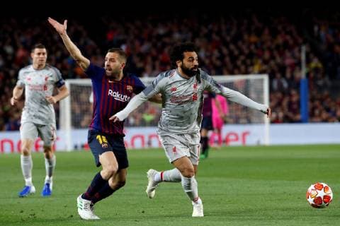 FC Barcelona Barca s defender Jordi Alba (R) challenges to Liverpool s Mohammed Salah (R) during the UEFA Champions League first leg semifinal match between FC Barcelona and Liverpool in Barcelona, Catalonia, Spain, 01 May 2019. Barcelona - Liverpool !ACHTUNG: NUR REDAKTIONELLE NUTZUNG!  Copyright: xAlbertoxEstevezx GRAF1601 20190501-636923423263745365