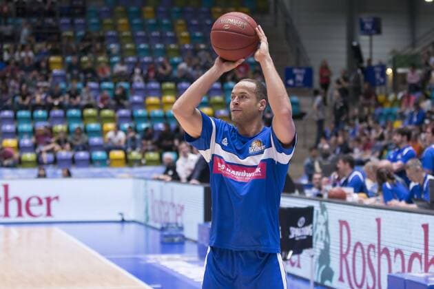 Fraport Skyliners Central German BC 1 BBL Warm Up of Bachelor Andrej Mangold Fraport Skyliners 28 Frankfurt am Main Hessen Germany Fraport Arena