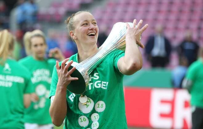 01 05 2019 xcex GER Cologne RheinEnergie Stadium Womens football DFB Cup Season 2018 2019 DFB Womens Cup Final 2019 VfL Wolfsburg vs. SC Freiburg Almuth Schult VfL with the Cup Cup Winner 2019 Celebration Jubilation among the players of the VfL Wolfsburg joy emotions victory win DFL regulations prohibit any use of photographs as image sequences and or quasi video