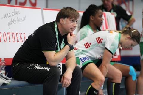 disappointment with Aleksandar Knezevic coach Frisch Auf Goeppingen HSG Blomberg Lippe vs Frisch Auf Goeppingen 1 women Bundesliga 04 05 2019 HSG Blomberg Lippe vs Frisch Auf Goeppingen 1 Bundesliga women Frauen 04 05 2019 Blomberg Copyright: xEIBNER JanxStrohdiekx EP_JSK