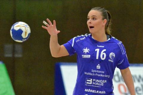 Mariel Beugels 16 Bad Wildungen during play construction Bensheim Flames vs HSG Bad Wildungen 35 30 Handball Bundesliga Women Bensheim Copyright: xEIBNER Bienefeldx EP_MBD