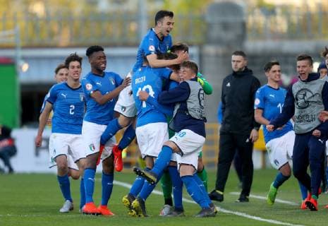 UEFA European Under-17 Championship Group D, Tallaght Stadium, Dublin 4 5 2019 Germany U17 U 17 vs Italy U17 Italy s Nicholas Bonfanti celebrates with team mate after scoring his sides second goal Nicholas Bonfanti celebrates with team mate after scoring his sides second goal 4 5 2019  Copyright: x©INPHO OisinxKeniryx inpho_01544980