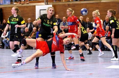 04 05 2019 Germany Ludwigsburg Handball 1 Bundesliga Women 24 Matchday Season 2018 2019 SG BBM Bietigheim vs BVB Borussia Dortmund v l Saskia Weisheitel BVB Antje Lauenroth BBM