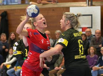 04 05 2019 Germany Ludwigsburg Handball 1 Bundesliga Women 24 Matchday Season 2018 2019 SG BBM Bietigheim vs BVB Borussia Dortmund v l Antje Lauenroth BBM Saskia Weisheitel BVB