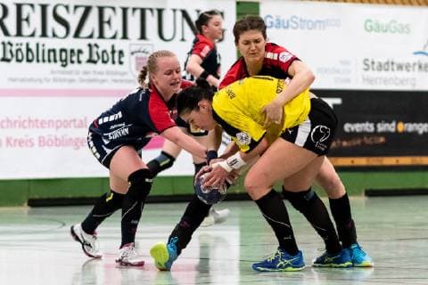 Aylin Bok SG H2Ku Herrenberg Kuties 08 Kamila Szczecina HC Roedertal 07 Jurate Zilinskaite SG H2Ku Herrenberg Kuties 15 SG H2Ku Herrenberg Kuties vs. HC Roedertal Handball 2 Bundesliga Women HBF Season 18 19 04 05 2019 SG H2Ku Herrenberg Kuties vs. HC Roedertal Handball 2 Bundesliga Women HBF Season 18 19 04 05 2019 Herrenberg HBF Season 18 19 04 05 2019 Herrenberg Copyright: xEIBNER WolfgangxFrankx EP_WFK