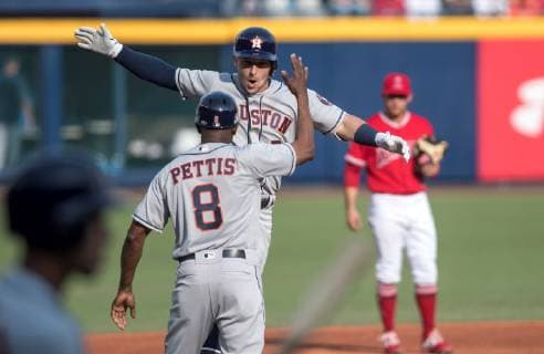AME9088. MONTERREY (MÉXICO), 04 05 2019.- Alex Bregman (C) of the Houston Astros celebrates a run durante el primer partido de una serie de dos juegos por las Grandes Ligas de Béisbol MLB Baseball Herren USA que enfrenta a los Astros de Houston y a los Angelinos de Los Ángeles este sábado, en Monterrey (México). Houston Astros vs Los Angeles Angels !ACHTUNG: NUR REDAKTIONELLE NUTZUNG!  Copyright: xMiguelxSierrax AME9096 20190505-636926251915811246