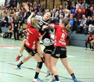 Centre Sinah Hagen Tigers Waiblingen HL Buchholz 08 Rosengarten VfL Waiblingen 2 League Women 04 05 2019 Buchholz Copyright: xEIBNER CEBULOKx EP_eer