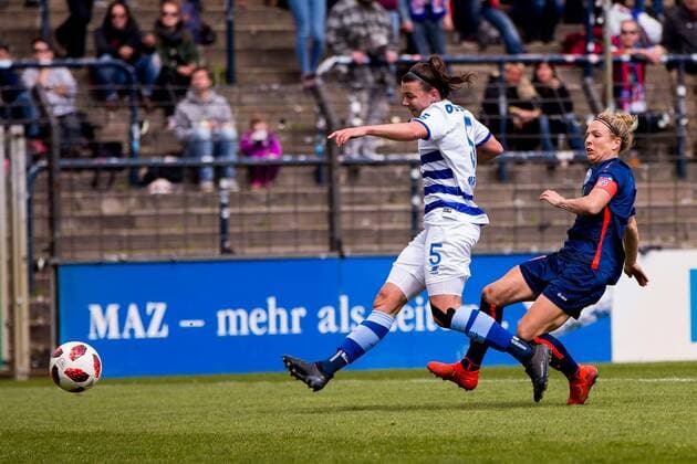 05.05.2019, xfrx, Fussball 1.Bundesliga Damen, Turbine Potsdam - MSV Duisburg emspor, v.l. Meikayla Moore (MSV Duisburg),Svenja Huth (1.FFC Turbine Potsdam) Tor zum 1:0 (DFL DFB REGULATIONS PROHIBIT ANY USE OF PHOTOGRAPHS as IMAGE SEQUENCES and or QUASI-VIDEO) Babelsberg *** 05 05 2019 xfrx Football 1 Bundesliga Womens Turbine Potsdam MSV Duisburg emspor v l Meikayla Moore MSV Duisburg Svenja Huth 1 FFC Turbine Potsdam Goal to 1 0 DFL DFB REGULATIONS PROHIBIT ANY USE OF PHOTOGRAPHS as IMAGE SEQUENCES and or QUASI VIDEO Babelsberg