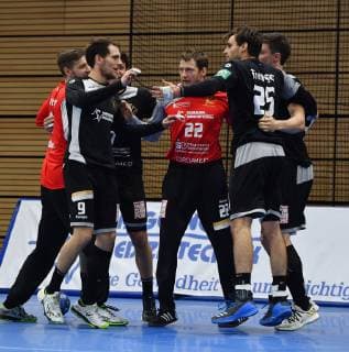Final cheers Cheers at Elbflorenz around goalkeeper Mario Huhnstock red jersey all Dresden HC Elbflorenz Dresden vs. TV Hüttenberg Handball 2 Mens League 2 Bundesliga Season 2018 2019 Dresden BallsportARENA Dresden 05 05 2019