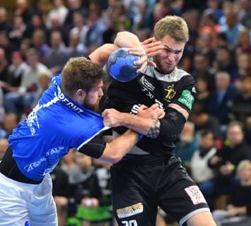 on Ball Nils Kretschmer Dresden vs. Moritz Lambrecht Hüttenberg HC Elbflorenz Dresden vs. TV Hüttenberg Handball 2 League of Men 2 Bundesliga Season 2018 2019 Dresden BallsportARENA Dresden 05 05 2019