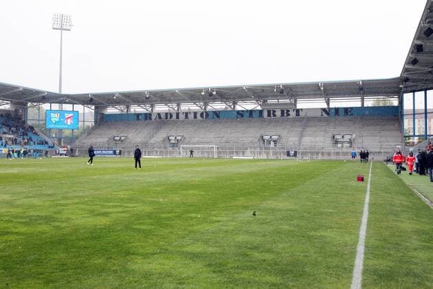 Chemnitz 04 05 2019 Stadion Chemnitz Fussball Regionalliga NO 32 Matchday Chemnitzer FC vs FSV Meuselwitz In the picture Blocksperre nach Nazi Scandal The south grandstand remains empty during todays match empty grandstand