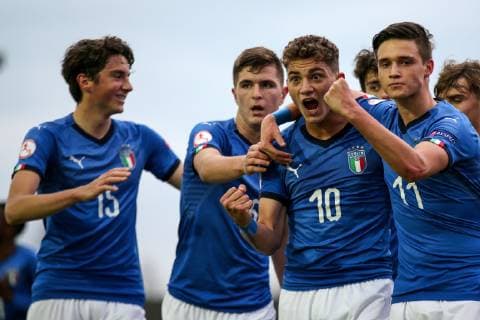 UEFA European Under-17 Championship Group D, City Calling Stadium, Co. Longford 7 5 2019 Italy U17 U 17 vs Austria U17 Italy s Sebastiano Esposito celebrates scoring a goal with teammates Sebastiano Esposito celebrates scoring a goal with teammates 7 5 2019  Copyright: x©INPHO LaszloxGeczox LG2_0107