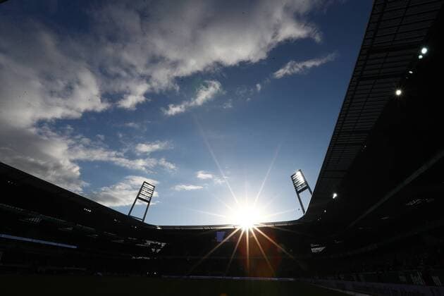 Saturday 04 05 2019 Season 2018 2019 1 Bundesliga 32 Matchday at Bremen Weserstadion SV Werder Bremen BVB 09 Borussia Dortmund Sunset with almost cloudless sky and floodlight DFL REGULATIONS PROHIBIT ANY USE OF PHOTOGRAPHS AS IMAGE SEQUENCES AND OR QUASI VIDEO switched on