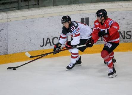 Ice hockey Eishockey - Stars in Wien, AUT vs CAN VIENNA,AUSTRIA,07.MAI.19 - ICE HOCKEY - Stars in Wien, Austria vs Canada. Image shows Jonathan Marchessault (CAN) and Philipp Lindner (AUT). GEPAxpictures xMarioxKneisl