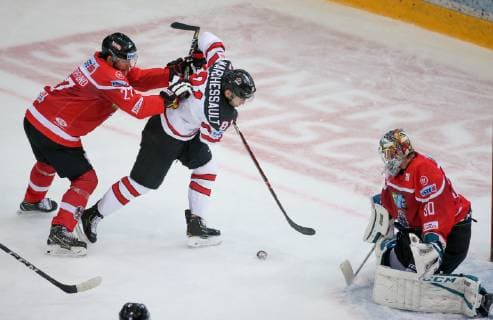 Ice hockey Eishockey - Stars in Wien, AUT vs CAN VIENNA,AUSTRIA,07.MAI.19 - ICE HOCKEY - Stars in Wien, Austria vs Canada. Image shows Thomas Hundertpfund (AUT), Jonathan Marchessault (CAN) and David Kickert (AUT). GEPAxpictures xMarioxKneisl
