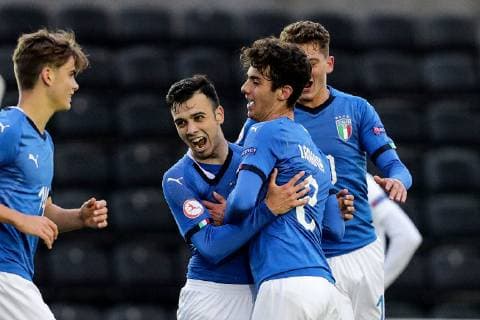 Sport Bilder des Tages UEFA European Under-17 Championship Group D, City Calling Stadium, Co. Longford 7 5 2019 Italy U17 U 17 vs Austria U17 Italy s Simone Panada celebrates scoring a goal with Francesco Lamanna Simone Panada celebrates scoring a goal with Francesco Lamanna 7 5 2019  Copyright: x©INPHO LaszloxGeczox LG1_0882