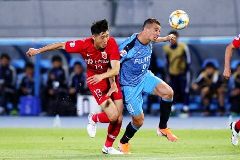 (L-R) Wei Zhen (Shanghai SIPG), Leandro Damiao (Frontale), MAY 7, 2019 - Football Soccer : AFC Champions League 2019 Group Stage H match between Kawasaki Frontale 2-2 Shanghai SIPG FC at Kawasaki Todoroki Stadium, Kanagawa, Japan. Noxthirdxpartyxsales  (102703194)
