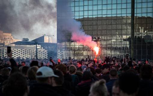 Ajax supporters outside the stadium ahead of the UEFA Champions League Semi-Final 2nd leg match between Ajax and Tottenham Hotspur at Johan Cruyff Arena, ArenA Boulevard 1, 1101 AX Amsterdam, Netherlands on 8 May 2019. Copyright: xAndyxRowlandx PMI-2814-0024