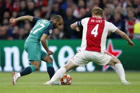 (l-rLucas Moura of Tottenham Hotspur FC, Matthijs de Ligt of Ajax during the UEFA Champions League semi final match Ajax Amsterdam and Tottenham Hotspur FC at the Johan Cruijff Arena on May 08, 2019 in Amsterdam, The Netherlands UEFA Champions League 2018 2019 xVIxVIxImagesx xMauricexvanxSteenxIVx 14402608