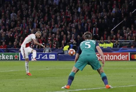 Hakim Ziyech of Ajax scores their second goal of the match during the UEFA Champions League match at the Johan Cruyff Arena, Amsterdam. Picture date: 8th May 2019. Picture credit should read: David Klein Sportimage EDITORIAL USE ONLY. No use with unauthorised audio, video, data, fixture lists, club league logos or live services. Online in-match use limited to 120 images, no video emulation. No use in betting, games or single club league player publications. SPI-0075-0037