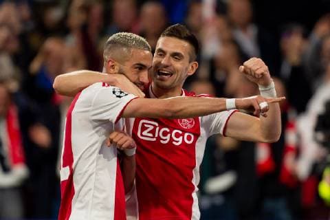 Amsterdam Netherlands 08 05 2019 UEFA Champions League 2018 19 Season Semi finals Semi finals 2nd leg Ajax Amsterdam Tottenham Hotspur FC Hakim Ziyech Ajax Amsterdam Cheering goal with his team after scoring 2 0 celebrates after scoring his team s second goal with Dusan Tadic Ajax Amsterdam DeFodi001