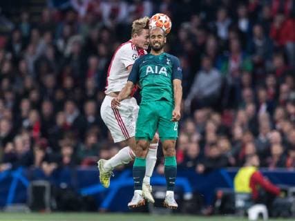 (L-R) Matthijs de Ligt of Ajax, Lucas Moura of Tottenham Hotspur during the UEFA Champions League semi final match Ajax Amsterdam and Tottenham Hotspur FC at the Johan Cruijff Arena on May 08, 2019 in Amsterdam, The Netherlands UEFA Champions League 2018 2019 xVIxVIxImagesx xGerritxvanxKeulenxIVx 14402904