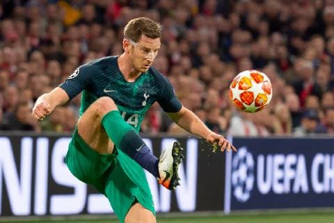 Amsterdam Netherlands 08 05 2019 UEFA Champions League 2018 19 Season Semi finals Semi finals 2nd leg Ajax Amsterdam Tottenham Hotspur FC Jan Vertonghen Tottenham Hotspur in action on ball Single action controls the ball DeFodi001