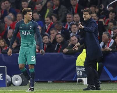 Mauricio Pochettino manager of Tottenham instructs Dele Alli of Tottenham during the UEFA Champions League match at the Johan Cruyff Arena, Amsterdam. Picture date: 8th May 2019. Picture credit should read: David Klein Sportimage EDITORIAL USE ONLY. No use with unauthorised audio, video, data, fixture lists, club league logos or live services. Online in-match use limited to 120 images, no video emulation. No use in betting, games or single club league player publications. SPI-0075-0089