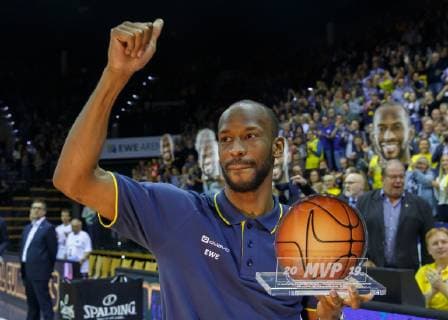 Oldenburg Lower Saxony DEU 10 05 2019 Will Cummings EWE Baskets Oldenburg is Most Valuable Player MVP of Basketball Bundesliga EWE Baskets Oldenburg vs Mitteldeutscher BC Basketball 1 Basketball Bundesliga Season 2018 2019 33 Matchday Grosse EWE Arena EWE Baskets Oldenburg vs Mitteldeutscher BC