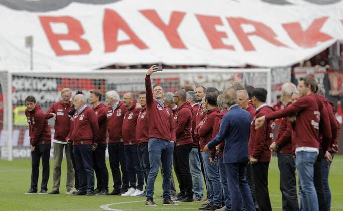 Leverkusen, Bayarena, 11.05.19: Alt stars zu Gast im Stadion vor dem Spiel der 1. Bundesliga zwischen Bayer 04 Leverkusen vs. FC Schalke 04 in der Saison 2018 2019. DFL regulations prohibit any use of photographs as image sequences and or quasi-video *** Leverkusen Bayarena 11 05 19 Alt stars guest in the stadium before the match of the 1 Bundesliga between Bayer 04 Leverkusen vs FC Schalke 04 in the season 2018 2019 DFL regulations prohibit any use of photographs as image sequences and or quasi video