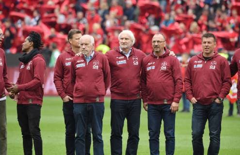 11.05.2019, Fussball GER, Saison 2018 2019, 1. Bundesliga, 33. Spieltag, Bayer 04 Leverkusen - FC Schalke 04, 40 Jahre Bundesliga Bayer 04 Leverkusen, v.re., Bernd Schneider, Andreas Thom. Sportdirektor Rudi Voeller, Rudi Völler (Bayer 04 Leverkusen), Physiotherapeut Dieter Trzolek, Christian Woerns, Ze Roberto DFL REGULATIONS PROHIBIT ANY USE OF PHOTOGRAPHS AS IMAGE SEQUENCES AND OR QUASI-VIDEO. *** 11 05 2019 Football GER Season 2018 2019 1 Bundesliga 33 Matchday Bayer 04 Leverkusen FC Schalke 04 40 Years Bundesliga Bayer 04 Leverkusen by Bernd Schneider Andreas Thom Sports Director Rudi Voeller Rudi Völler Bayer 04 Leverkusen Physiotherapist Dieter Trzolek Christian Woerns Ze Roberto DFL REGULATIONS PROHIBITS ANY USE OF PHOTOGRAPHS AS IMAGE SEQUENCES AND OR QUASI VIDEO Team2