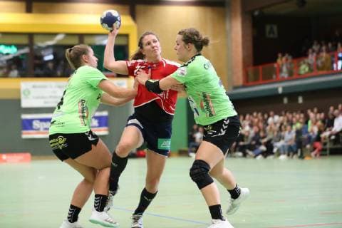 Saskia Putzke Nr 21 SG H2Ku Herrenberg vs Milena Natusch Nr 04 TSV Nord Harrislee and Merle Carstensen Nr 10 TSV Nord Harrislee TSV Nord Harrislee vs SG H2Ku Herrenberg Handball 2 Bundesliga Women 11 05 19 Harrislee Copyright: xEIBNER Mario_Kobergx EP_eer