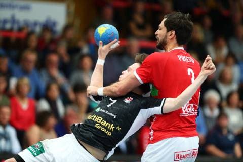 Leif Tissier Hamburg in duel with Carlos Prieto Huettenberg TV Huettenberg vs HSV Hamburg Handball 2 Bundesliga 11 05 2019 TV Huettenberg vs HSV Hamburg Handball 2 Bundesliga 11 05 2019 Huettenberg Copyright: xEIBNER RenexWeissx EP_RWS