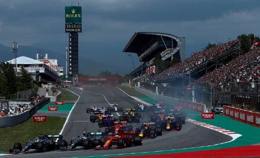 Formula One drivers steer their cars at the start of the Spanish Grand Prix held at Montmelo Circuit in Montmelo, Barcelona, Spain, 12 May 2019. 2019 Spanish Grand Prix !ACHTUNG: NUR REDAKTIONELLE NUTZUNG!  Copyright: xEnricxFontcubertax GRAFCAT8881 20190512-636932753154049638