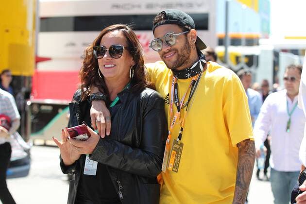 Motorsports: FIA Formula One World Championship WM Weltmeisterschaft 2019, Grand Prix of Spain, Neymar da Silva Santos Junior (BRA) with his mother Nadine Goncalves (Verwendung nur in Deutschland - GERMANY ONLY) *** Motorsports FIA Formula One World Championship 2019 Grand Prix of Spain Neymar da Silva Santos Junior BRA with his mother Nadine Goncalves Use only in Germany GERMANY ONLY 