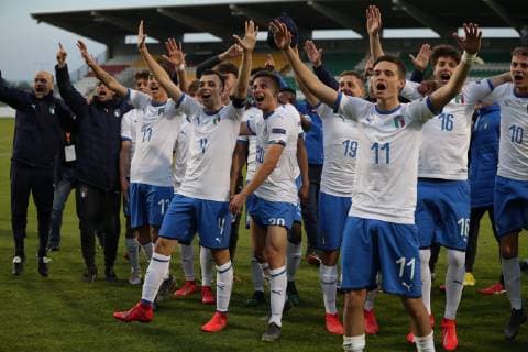 France v Italy UEFA EURO, EM, Europameisterschaft,Fussball U17, U 17 Championship Italy players celebrate their win over France during the UEFA Euro U17 Championship match at Tallaght Stadium, Tallaght Content Not Available For UK Newspapers Copyright: xYannisxHalasx FIL-13263-0023