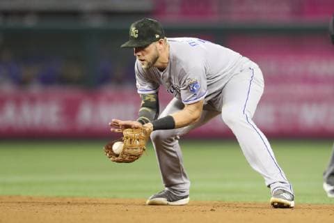 May 17, 2019: Kansas City Royals second baseman Chris Owings (2) fields a grounder during the game between the Kansas City Royals and the Los Angeles Angels of Anaheim at Angel Stadium in Anaheim, CA, ( , Cal Media) MLB, Baseball Herren, USA 2019: Royals vs Angels MAY 17 - ZUMAc04_ 20190517_zaf_c04_075 Copyright: xPeterxJoneleitx