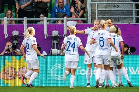 190518 Ada Hegerberg of Lyon celebrates with teammates after 1 0 during the UEFA Women s Champions League final match between Lyon and Barcelona on May 18, 2019 in Budapest Photo Jon Olav Nesvold BILDBYRAN kod JE 160443,  Copyright: JONxOLAVxNESVOLD BB190518JE019
