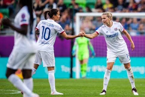 190518 Dzsenifer Marozsan and Ada Hegerberg of Lyon celebrate after 3 0 during the UEFA Women s Champions League final match between Lyon and Barcelona on May 18, 2019 in Budapest Photo Jon Olav Nesvold BILDBYRAN kod JE 160443,  Copyright: JONxOLAVxNESVOLD BB190518JE025