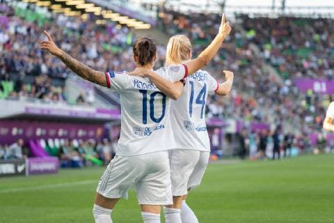 v li Dzsenifer Marozsan Olympique Lyon, 10 , Ada Hegerberg Olympique Lyon,14 Jubel, celebration about the 0 1 by Dzsenifer Marozsan Olympique Lyon, 10 goal, goal, goal success, action, 18 05 2019, Budapest, football, women, UEFA Women s Champions League, Olympique Lyon FC Barcelona xprx