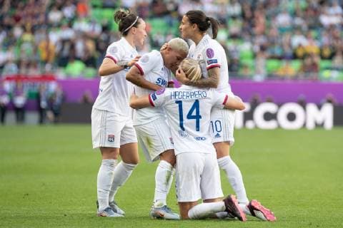 Cheers, celebration at Olympique Lyon about the 0 2 by Ada Hegerberg Olympique Lyon,14 , 18 05 2019, Budapest, Football, Women, UEFA Women s Champions League, Olympique Lyon FC Barcelona xprx