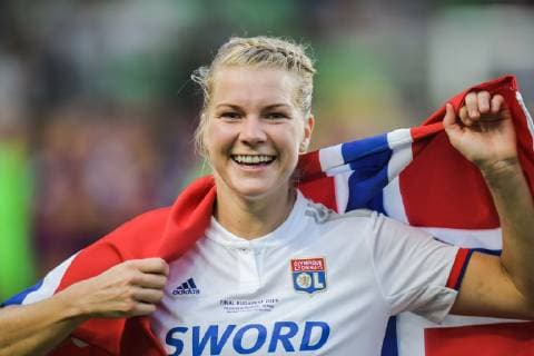 190518 Ada Hegerberg of Lyon celebrates with a Norwegian flag after the UEFA Women s Champions League final match between Lyon and Barcelona on May 18, 2019 in Budapest Photo Jon Olav Nesvold BILDBYRAN kod JE 160443,  Copyright: JONxOLAVxNESVOLD BB190518JE059