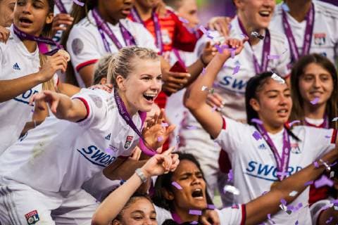 190518 Ada Hegerberg of Lyon celebrate with teammates after the UEFA Women s Champions League final match between Lyon and Barcelona on May 18, 2019 in Budapest Photo Jon Olav Nesvold BILDBYRAN kod JE 160443,  Copyright: JONxOLAVxNESVOLD BB190518JE064