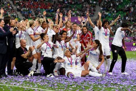 goalkeeper Lisa Weiss of Olympique Lyonnais women, goalkeeper Sarah Bouhaddi of Olympique Lyonnais women, goalkeeper Audrey Dupupet of Olympique Lyonnais women, Lucy Bronze of Olympique Lyonnais women, Wendie Renard of Olympiquue Lyonnais women, Selma Bacha of Olympique Lyonnais women, Kadeisha Buchanan of Olympique Lyonnais women Carolin Simon of Olympique Lyonnais women, Gridge M Bock Bathy of Olympique Lyonnais women, Saki Kumagai of Olympique Lyonnais women, Amandine Henry of Olympique Lyonnais women, Amel Majri of Olympique Lyonnais women, Isobel Christiansen of Olympique Lyonnais women, Dzenifer Marozsan of Olympique Lyonnais women, Eva Kouache of Olympique Lyonnais women, Jessica Fishlock of Olympique Lyonnais women, Eugenie Le Sommer of Olympique Lyonnais women, Shanice van de Sanden of Olympique Lyonnais women, Asda Hegerberg of Olympique Lyonnais women, Danielle Roux of Olympique Lyonnais women, Lorena Azzaro of Olympique Lyonnais women,Delphine Cascarino of Olympique Lyonnais women, Melvine Malard of Olympique Lyonnaisn women, coach Reynald Pedros of Olympique Lyonnais women with UEFA Womens Champions League trophy during the UEFA Women s Champions League final match between Olympique Lyonnais women v FC Barcelona, Barca women on May 18, 2018 at Ferencvaros Stadium in Budapest, Hungary UEFA Women s Champions League 2018 2019 xVIxVIxImagesx xGerritxvanxKeulenxIVx 14497477